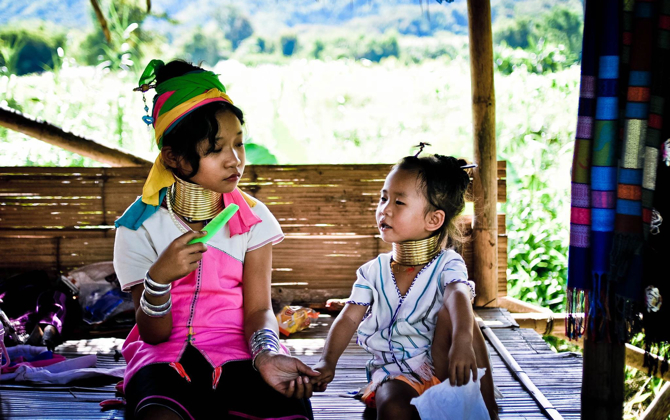 Bâng khuâng ghé thăm "làng cổ dài"