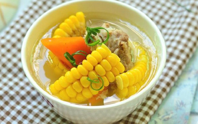 Canh ngô hầm xương - món ăn dân dã ngày hè