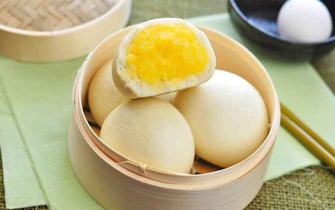 Bánh bao nhân trứng xốp ngon tuyệt