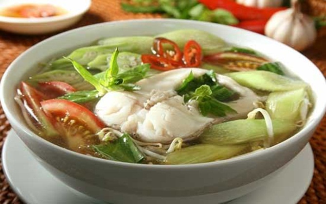 Canh chua cá basa thơm ngon, đậm đà bữa cơm tối