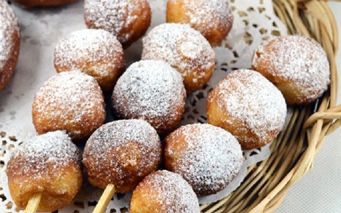 Tự làm bánh donut mềm xốp, thơm ngậy