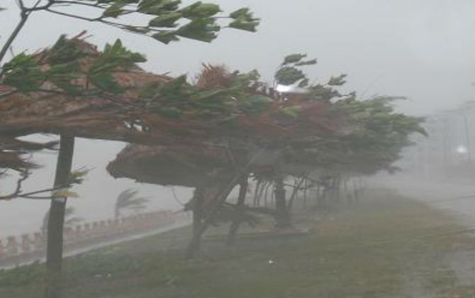 Ngoài khơi phía Đông Philippines xuất hiện một cơn bão khá mạnh