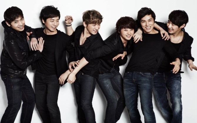 KPOP News: Shinhwa bán vé Concert kỷ niệm 17 năm Debut - Choi Siwon (Suju) bỏ ca hát, làm đạo diễn.