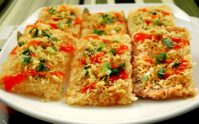 Tự làm cơm cháy mỡ hành giòn rụm ngay tại nhà