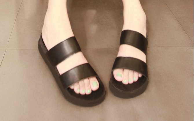 4 mẫu sandal sao Việt “bồ kết” hè này