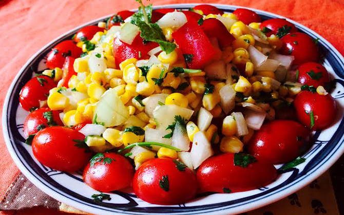 Cuối tuần đủng đỉnh làm salad ngô nướng