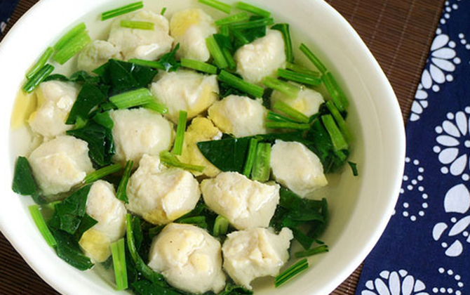 Mát lành canh cải thịt gà viên 