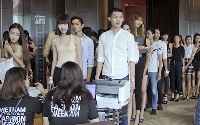 Vietnam International Fashion Week 2015 tuyển chọn người mẫu tại Hà Nội