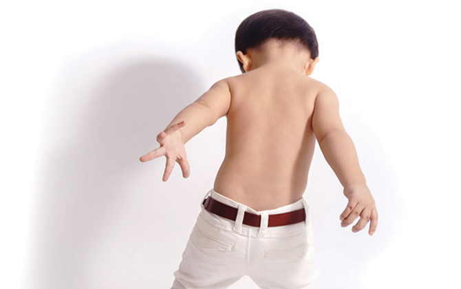 Lo lắng vì bé suốt ngày nghịch... "cậu nhỏ"