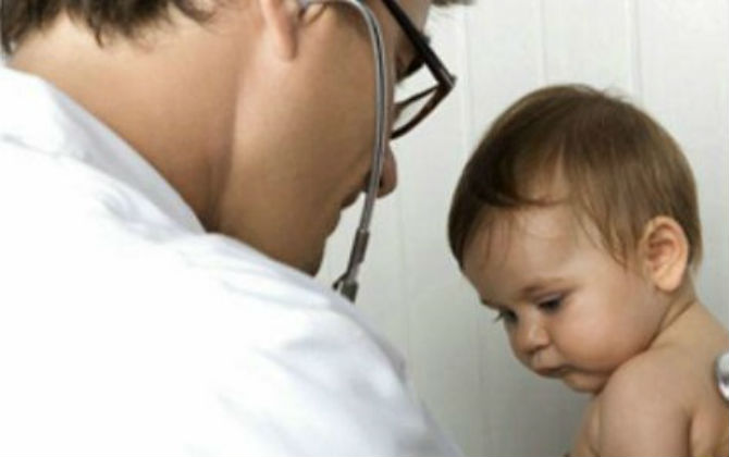Bệnh mùa đông: Triệu chứng nhận biết viêm phổi ở trẻ em