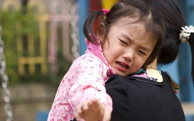 Kinh nghiệm cho con đi nhà trẻ "không một tiếng khóc" của mẹ Việt