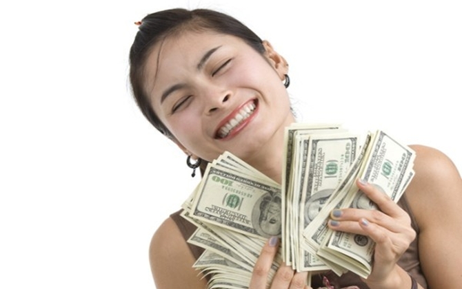 Bạn gái cứ mở miệng là "tiền, tiền"