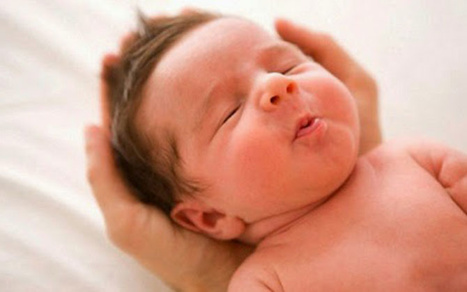 Chăm sóc trẻ sơ sinh 1 tháng tuổi: Những "bí kíp" mẹ nên bỏ túi