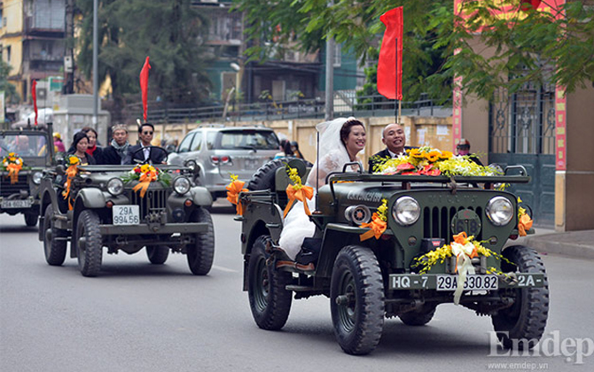 Ảnh: Độc đáo rước dâu bằng xe jeep ở Hà Nội