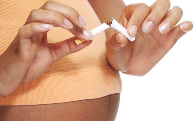 Nguy cơ sinh non, thai chết lưu vì mẹ bầu hít phải khói thuốc