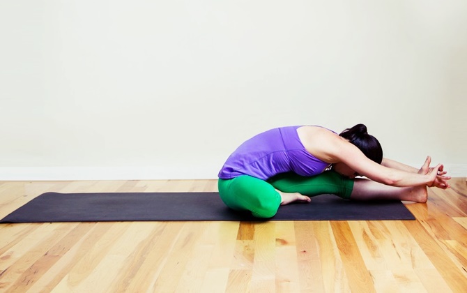 Xóa tan mệt mỏi và giảm cân hiệu quả với 3 bài tập yoga cực đơn giản tại nhà