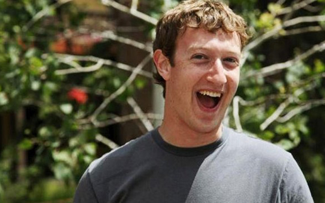 Chiêm ngưỡng tủ quần áo "có 1 không 2" của ông trùm Facebook