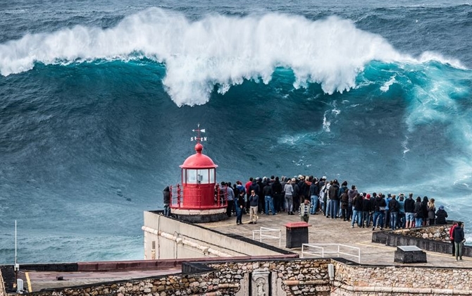 Nazare, nơi hội ngộ của những kẻ liều mạng với đại dương