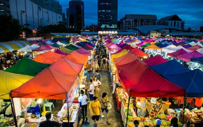 Điểm qua 4 khu chợ đêm nổi tiếng ở Bangkok