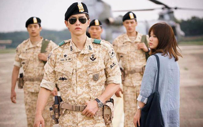 Song Joong Ki: "Hoa thơm nở muộn" của màn ảnh xứ Hàn