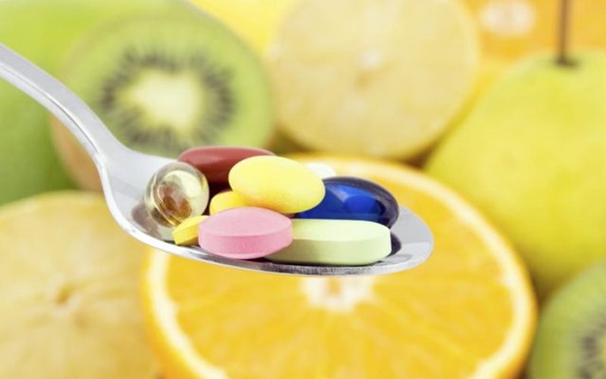 Hạ gục mụn trứng cá nhanh chóng nhờ vitamin và khoáng chất