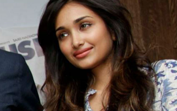 Những cái chết trẻ đầy tiếc nuối của các sao triển vọng ở Bollywood