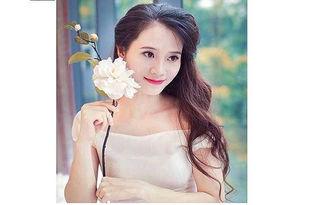 Kinh nghiệm trị rụng tóc sau khi sinh hiệu quả của bà mẹ 2 con xinh như hot girl