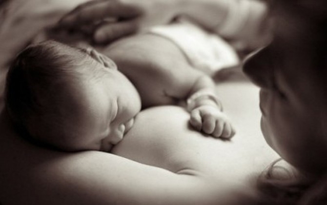 3 cách mát xa đầu ngực giúp sữa về thật nhiều, thật nhanh