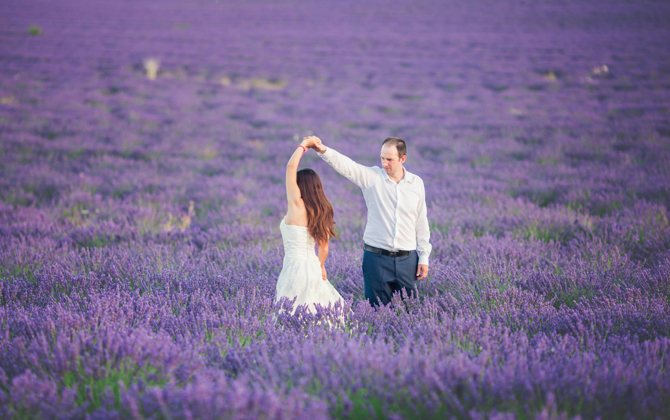 Mải mê ngắm thiên đường lavender trong bộ ảnh cưới đẹp hút hồn ở Pháp 