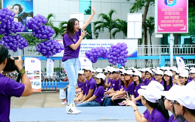 Văn Mai Hương kêu gọi “cuộc sống không khói thuốc lá”