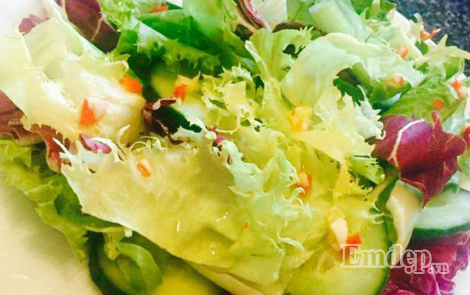 Giữ eo thon ngày hè với món salad giảm cân thanh mát