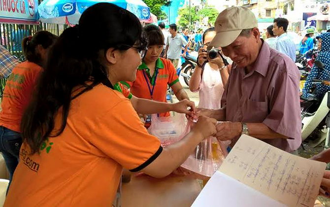 Những suất cơm, xe ôm miễn phí ấm lòng mùa thi THPT Quốc gia 2016