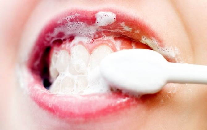 Đánh răng quá nhanh nguy hiểm đến mức nào?
