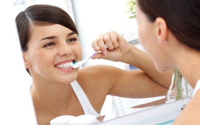 Ám ảnh kiêng cữ sau sinh: 10 ngày không đánh răng

