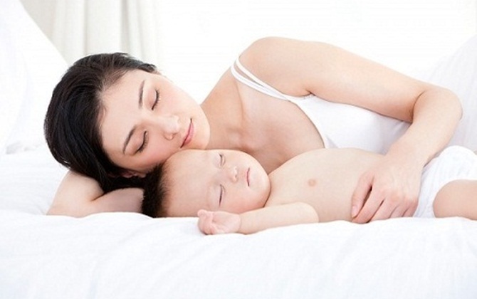 6 sai lầm khiến mẹ lâm cảnh 'ru mãi con không ngủ'
