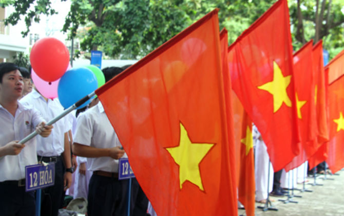 Học sinh cả nước bước vào năm học mới