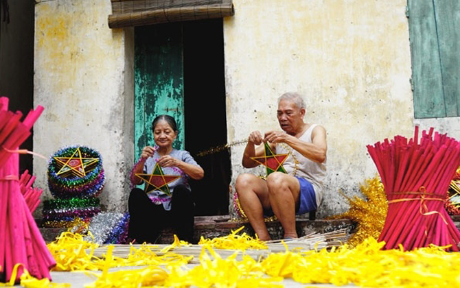 Mùa Trung thu về thăm 'làng đèn ông sao' Báo Đáp