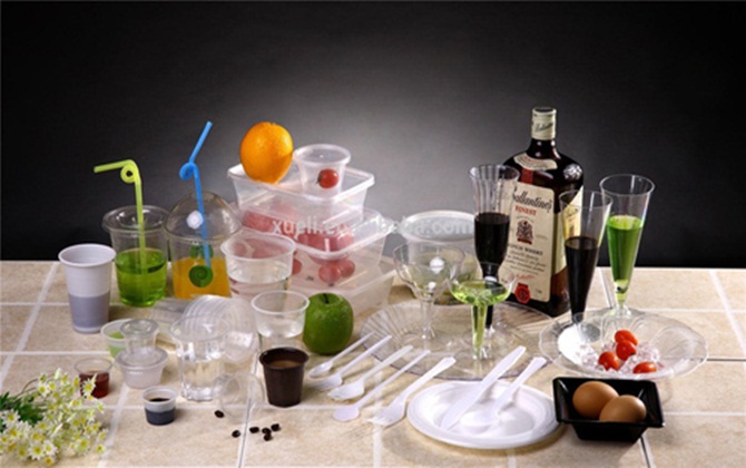 Pháp trở thành quốc gia đầu tiên cấm toàn bộ đồ nhựa dùng một lần
