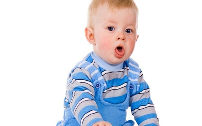 Cần làm gì khi trẻ bị ho khan?