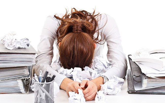 Bỗng dưng mắc hoang tưởng, suy kiệt cảm xúc do... 'phát cuồng' với công việc