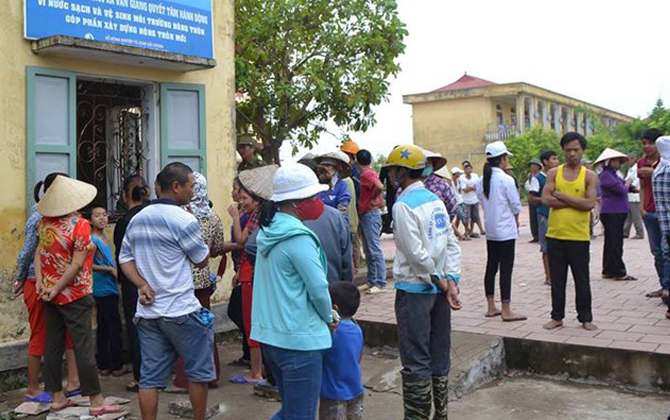 Hàng chục người chặn xe công an chở nữ nghi phạm trộm chó