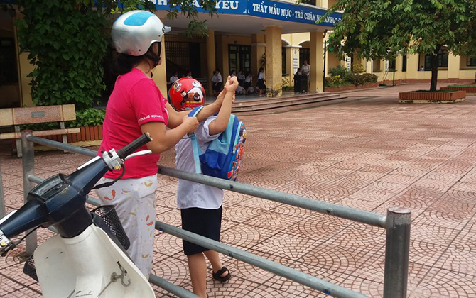 Phát hiện con nhìn bài bạn để đạt điểm cao, cha mẹ cần làm gì?