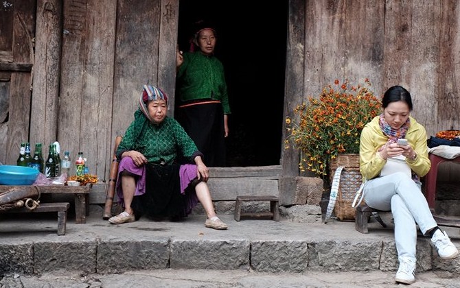 Lên Hà Giang băng qua đồng tam giác mạch thăm nhà của Pao