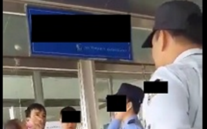 Xôn xao clip vợ ngoại tình, chồng bế con 6 tháng đi tìm