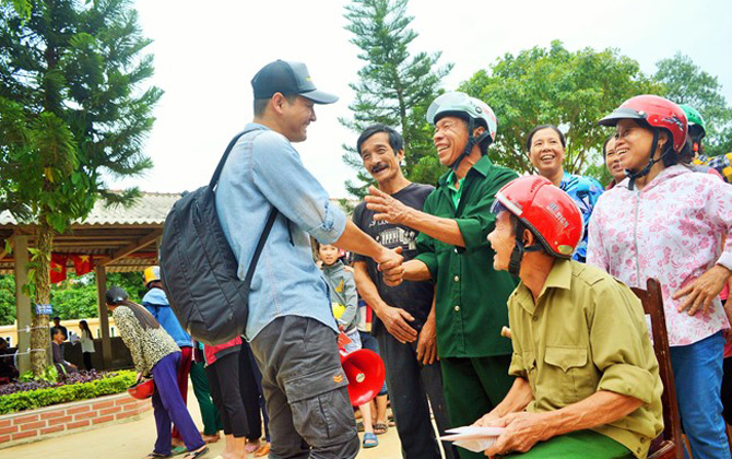 MC Phan Anh "cần đi viện gấp" vì quá... hạnh phúc