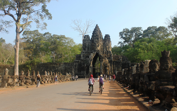 Khám phá Angkor bằng xe đạp