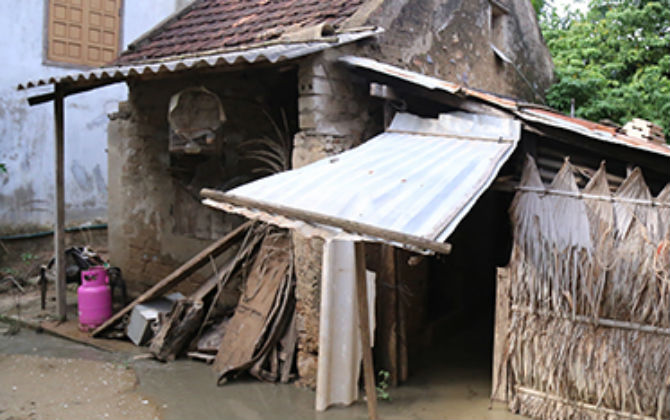 Trưởng thôn trần tình việc thu lại tiền cứu trợ