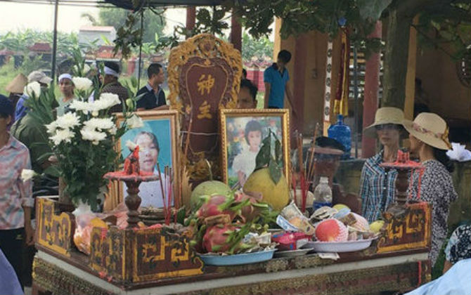 'Nó giết cháu tôi mà gặp vẫn chào hỏi như không'