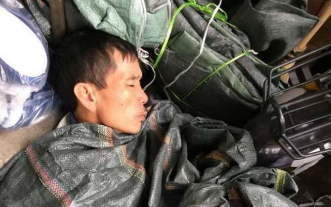 Nhìn ảnh này bạn sẽ thấy mình may mắn vì có chăn ấm đệm êm ngày đông