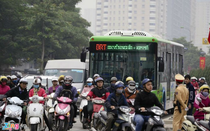 Vì sao Hà Nội chọn điểm nóng ùn tắc để vận hành BRT?